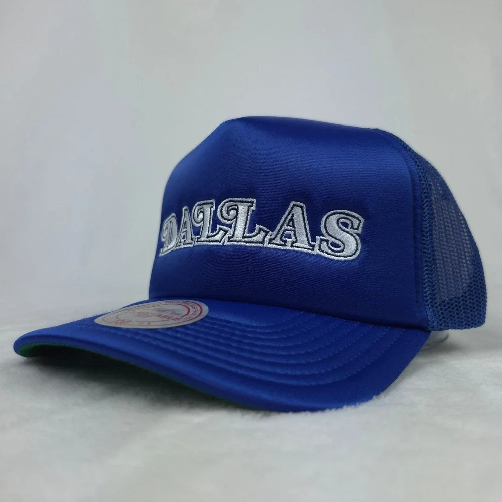 Dallas Mavs Mitchell & Ness NBA Trucker Hat Cap Embroidery Logo Blue Satin NWT
